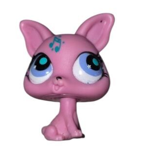 The Littlest Pet Shop (LPS) figure Pink Musical Note Chihuahua #2867